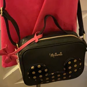🔥 🎄DISNEY Minnie Mouse Black Crossbody Bag NWT Retail $60 LAST ONE